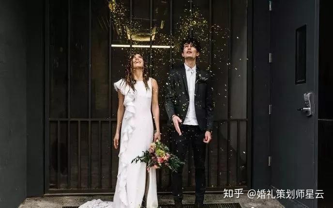 头纱王冠类型的婚纱照有哪些_婚纱王冠照类型头纱有什么区别_婚纱王冠照类型头纱有几种