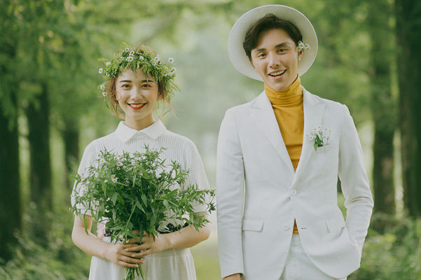 拍婚纱照套系选择_拍婚纱照四套衣服五个场景_婚纱套照场景衣服拍什么好看