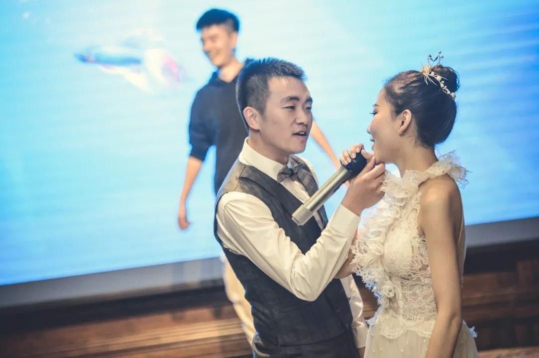 婚纱那个帽子叫什么_婚纱帽子造型_小帽子复古婚纱照内景