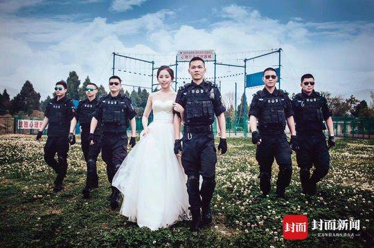 跟特警拍婚纱照的人叫啥_警服拍婚纱照_特警部队让拍婚纱照吗